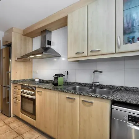 & Spacious Flat With Pool Near Fenals * Lloret de Mar